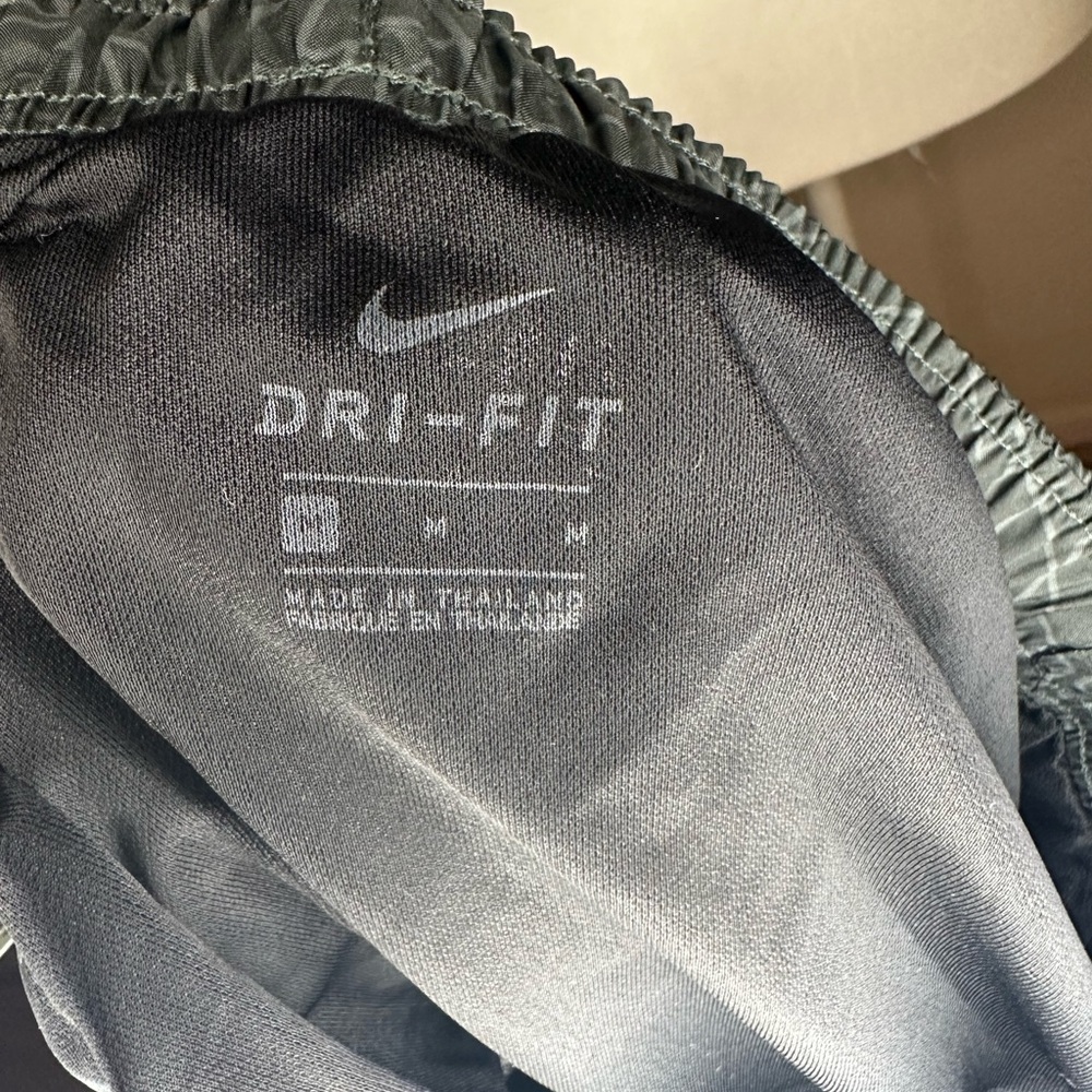 Nike Dri-FIT U of A Athletic Women’s Shorts - Picture 4 of 5